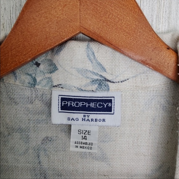 SOLD: Vintage linen blue and white floral blazer - Picture 3 of 6